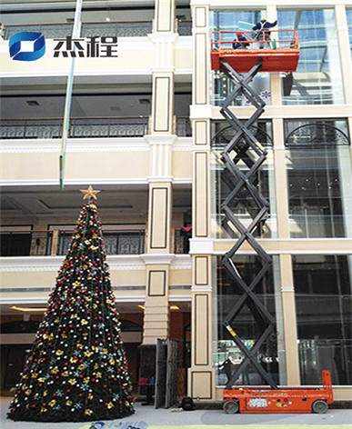 14米剪叉式升降平台出租应用于圣诞装饰 