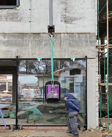 电动真空玻璃吸盘器出租应用于广州某建筑外墙玻璃安装