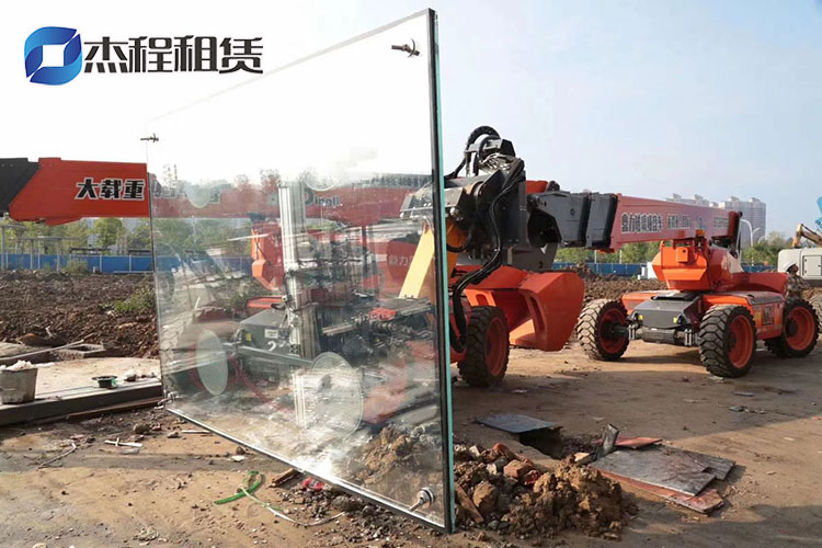 大吸力玻璃吸盘车应用于外墙玻璃安装